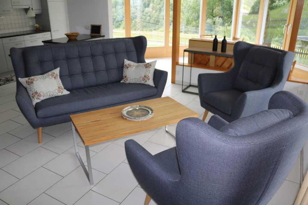 Ferienwohnung Fuer 5 Personen In Cumpadials, Inmitten Der Surselva Sumvitg Exterior photo